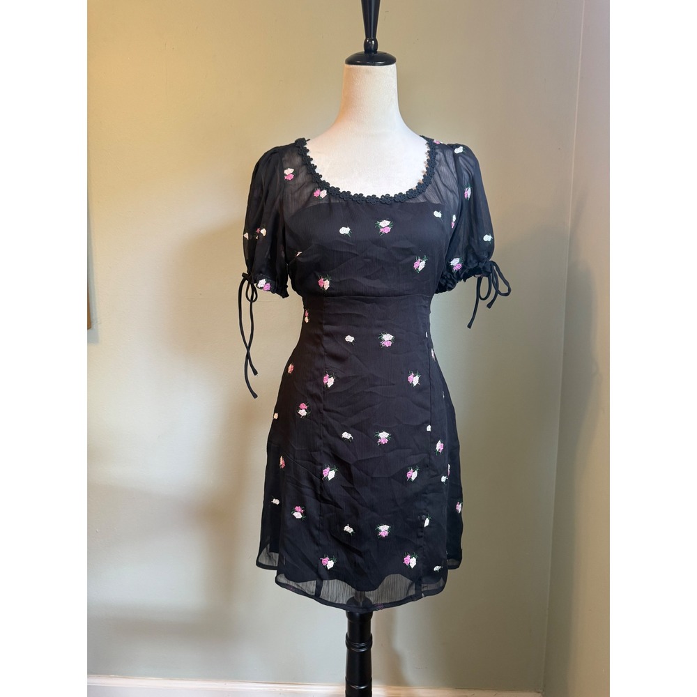 Black Floral Embroidered Mini Dress Puff Sleeve Milkmaid 6 NEW y2k whimsigoth pi